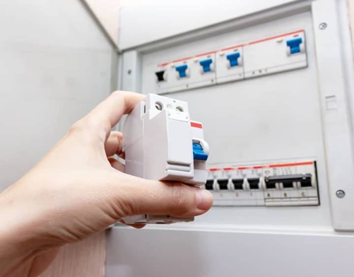 Teko Wiring & Breaking Technician