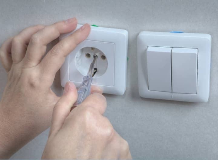Teko Outlet & Switch Technician